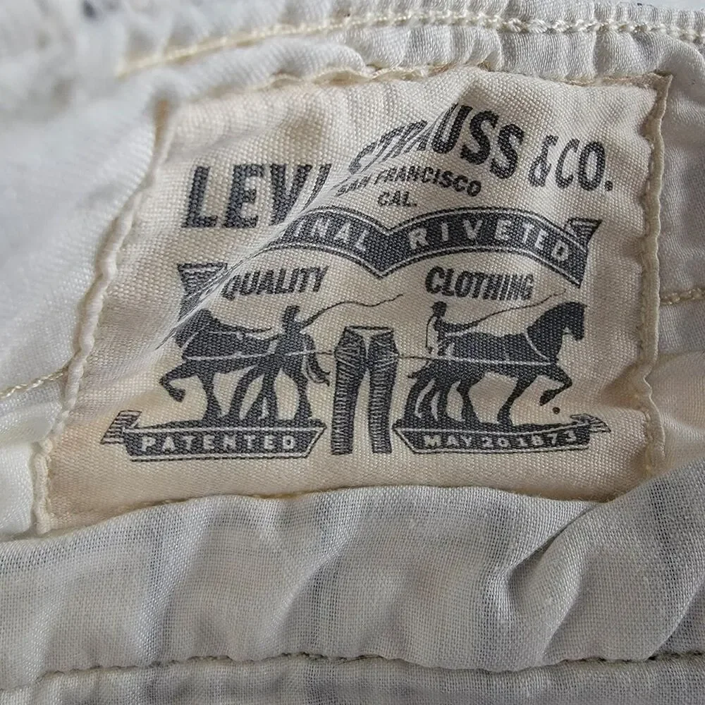 Levi Strauss & Co Shorts Mens 30x10 White Cargo Pockets Relaxed Outdoors Gorp